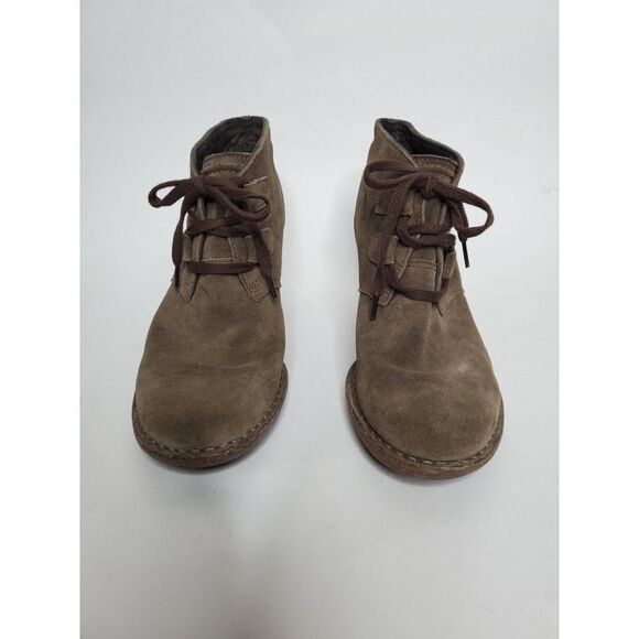 Clarks Artisan Carleta Khaki Suede Neutral Chunky Ankle Boots - Picture 2 of 6